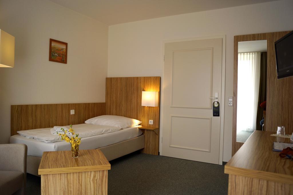 Akzent Hotel Am Burgholz Табарц Стая снимка
