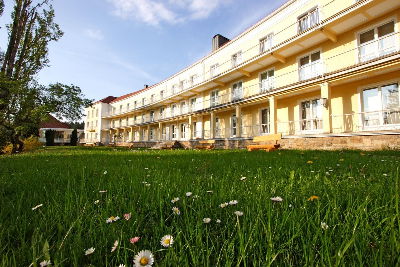 Akzent Hotel Am Burgholz Табарц Екстериор снимка